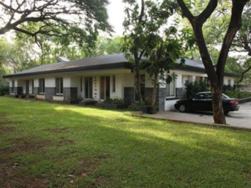 Hotel Mint Koregaon Park Next To Osho Ashram 3*